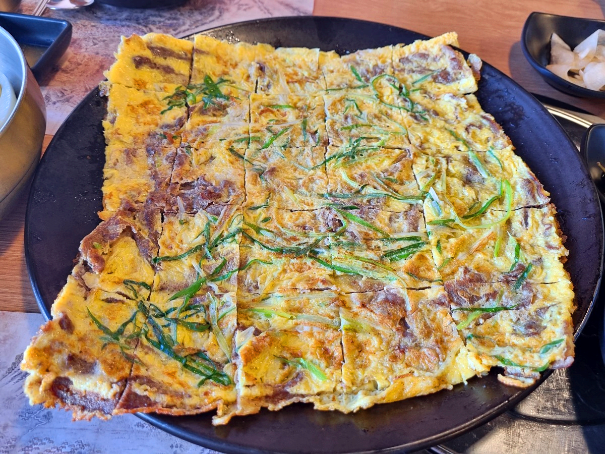 경남 진주 가볼만한 3대 맛집 '진주냉면 산홍': 산삼 주는 냉면, 육전 후기