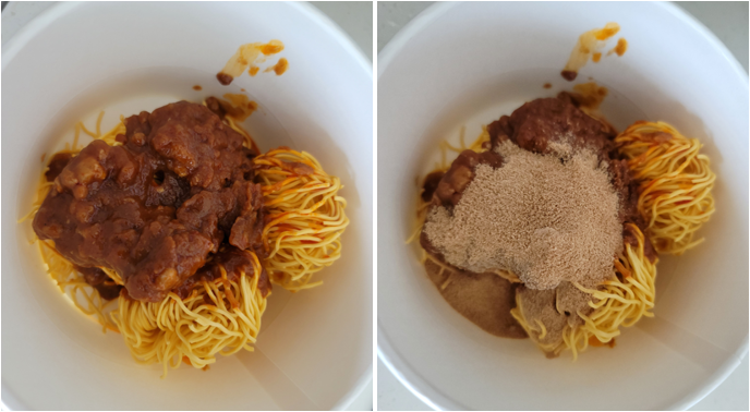 용기에 탄탄면 재료 담기