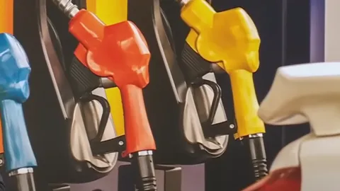 연료 부족하면 주유해야 함