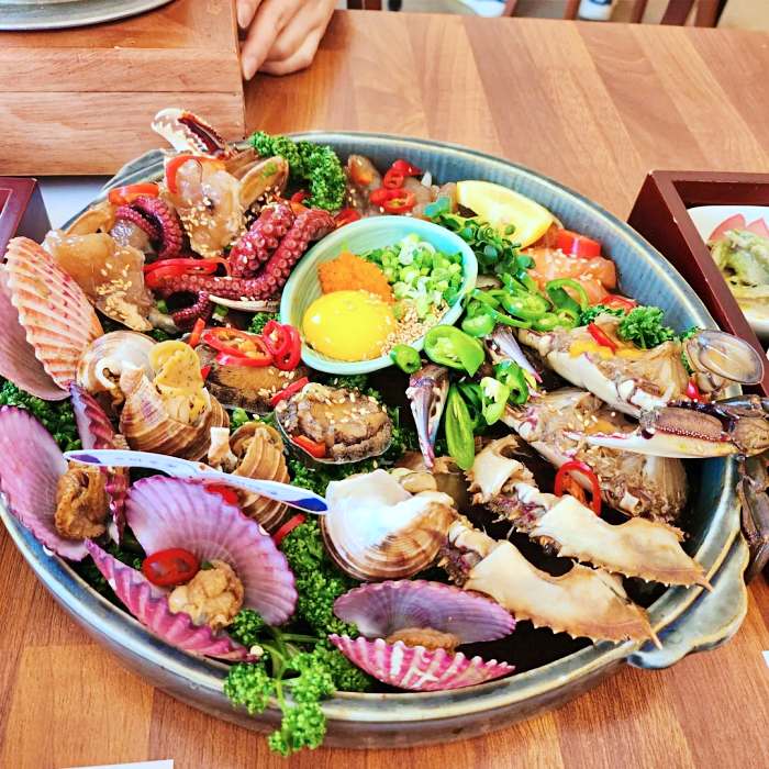토요일은 밥이좋아 토밥 좋아 부산 해운대 암게 숫꽃게 전복 문어 새우 골뱅이 가리비 모둠해물장 맛집