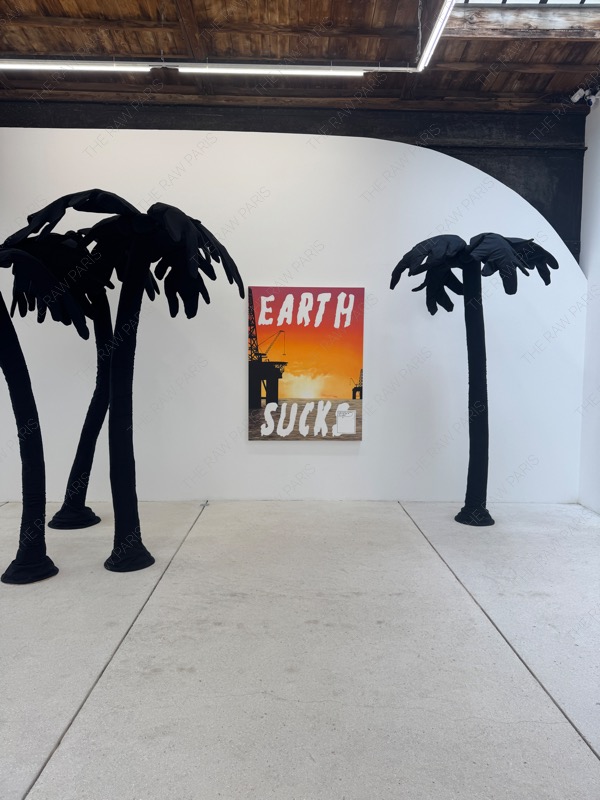 이게 더 마음에 들어버려. EARTH SUCKS !