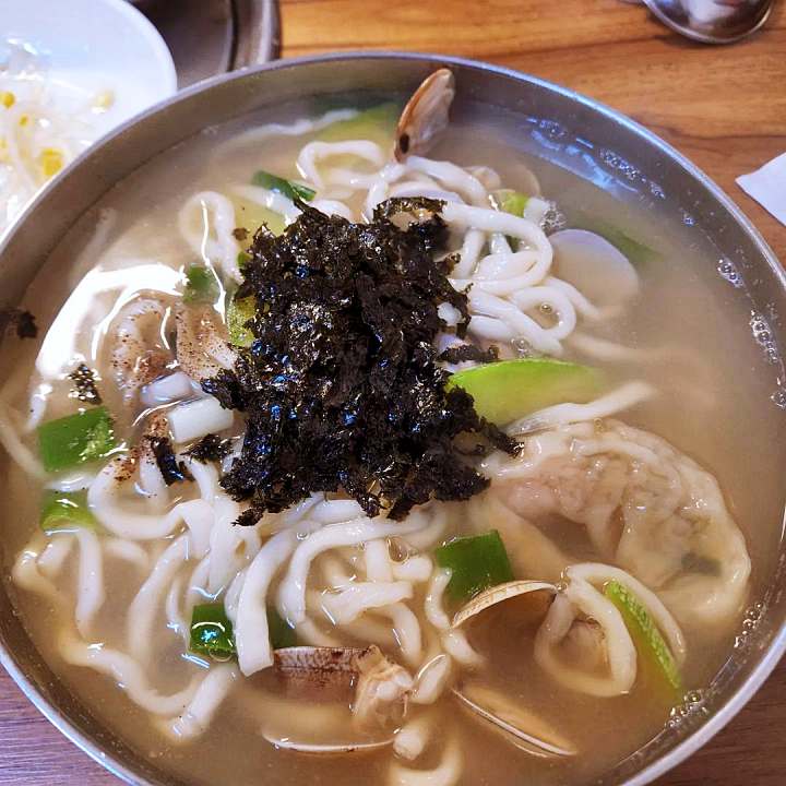 수원 수원역 맛집 추천 생방송투데이 25년 정성 한 그릇 손칼국수 만두칼국수 오늘방송 맛의 승부사