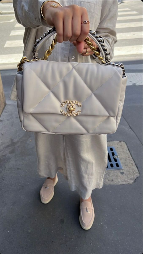 샤넬 19백 라이트베이지 컬러