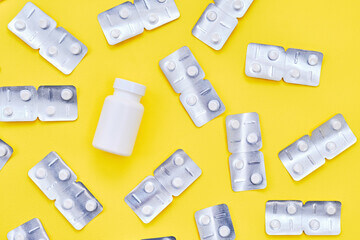 구충제 복용시기와 복용법을 알아봤습니다. 구충제는 일년에 적어도 한번씩은 꼭 먹는데요. 과거에 비해 지금은 안 먹어도 된다는 말이 있지만 안전하게 먹어주는 게 좋겠지요? 구충제를 왜 먹어야 하며 어떻게 섭취해야 할까요? 참고하시기 바랍니다.