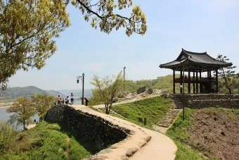 공주 가볼만한곳 맛집 카페 추천 실내 사진 명소_8