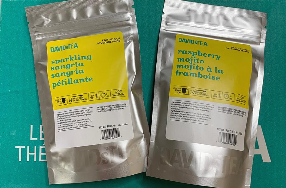 데이비드티의 인기 허벌티 혹은 Fruits Infusion tea 중 하나인 차를 안내해주는 이미지입니다. 디카페인차를 찾는 사람들에게 가장 추천하고 싶은 스파클링 상그리아와 라즈베리 모히또맛입니다.