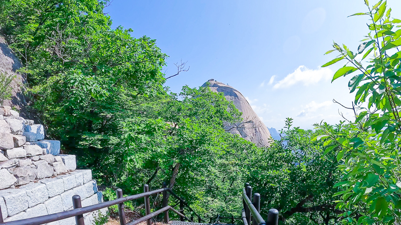 백운대 가는 길 암릉구간