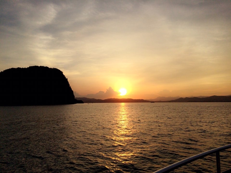 랑카위 썬셋 크루즈에서 바라본 석양