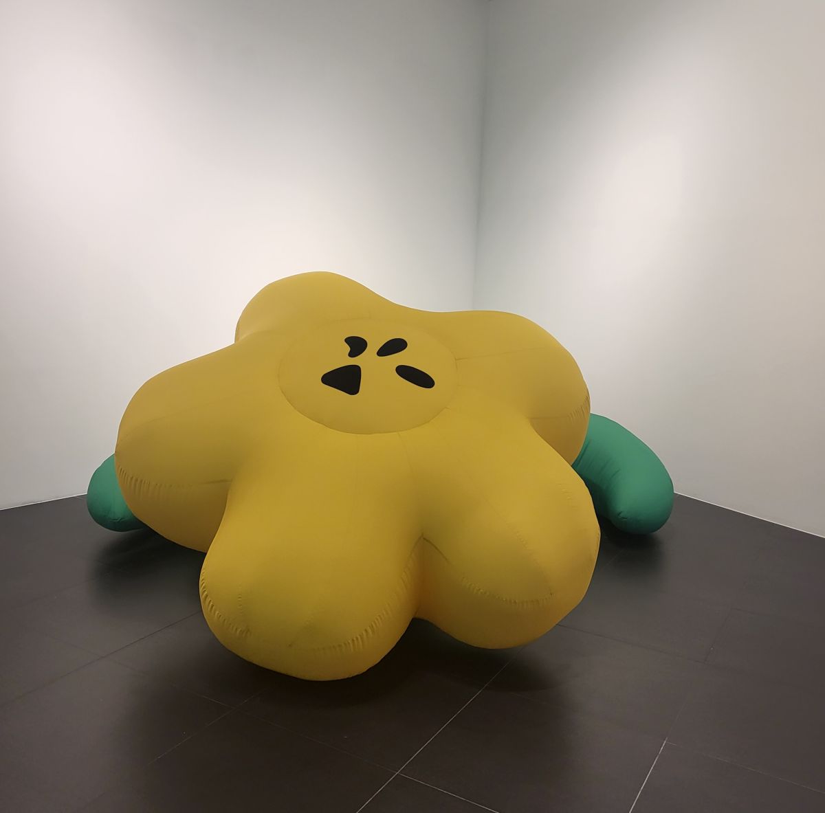 넥스트-뮤지엄에-전시되어-있는-조형물