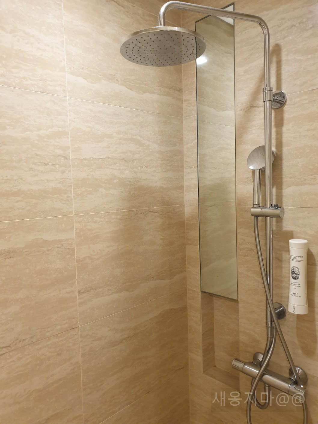 슈페리어-킹룸-샤워실