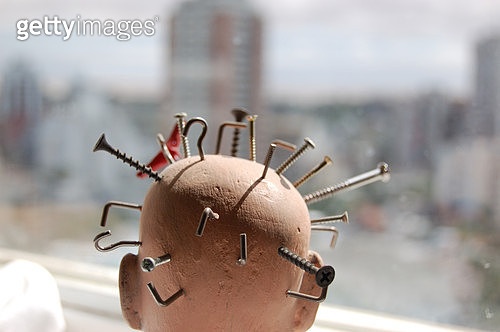 조용히 지속적으로, 점점 큰 통증으로 찾아온 두통..