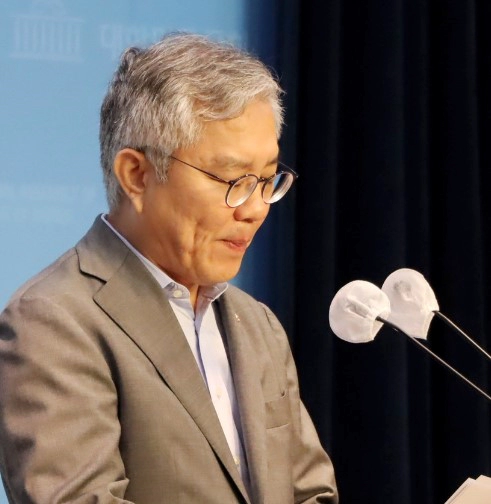 최강욱 국회의원 프로필