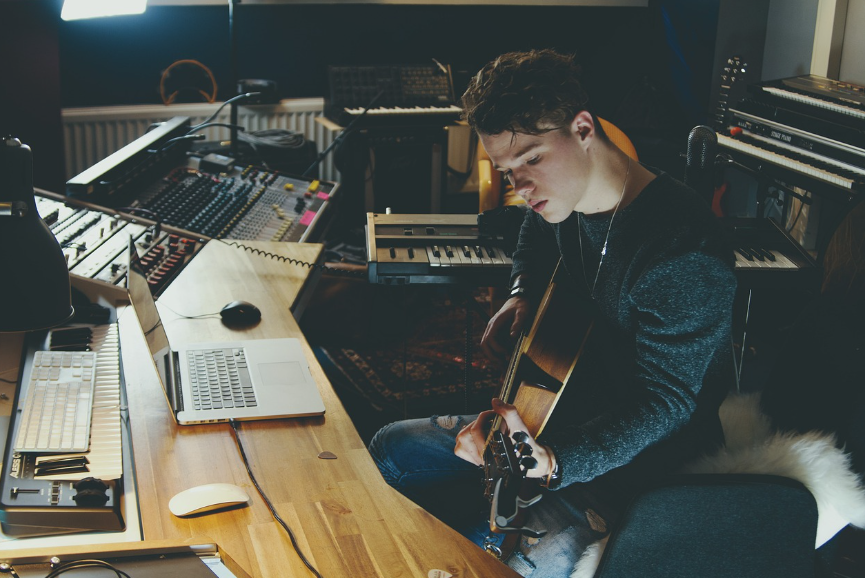 초보 작곡가에게 필요한 장비와 소프트웨어, 작업과정 이미지