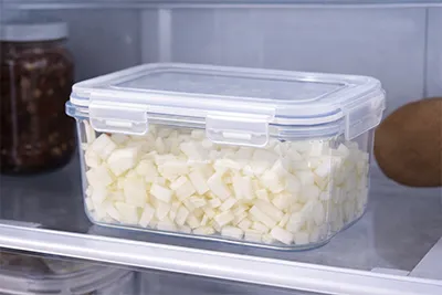 썰어 놓은 양파 용기에 담아 냉장 보관