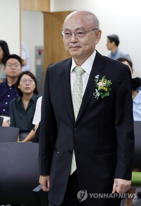 안창호 인권위원장 헌법 재판관 및 법조 경력
