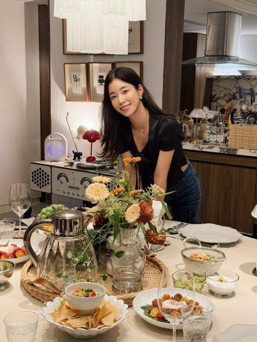 배우이자 인플루언서로 활약하는 기은세의 프로필&amp;#44; 학력&amp;#44; 결혼과 이혼&amp;#44; SNS 활동과 최근 소식까지 종합 정리한 글입니다.