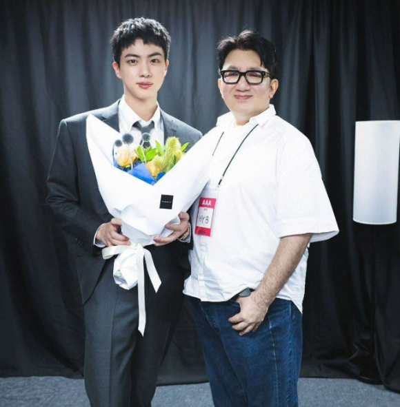방탄소년단 진과 방시혁이 함께 사진촬영을 했다. [사진=방시혁 SNS]