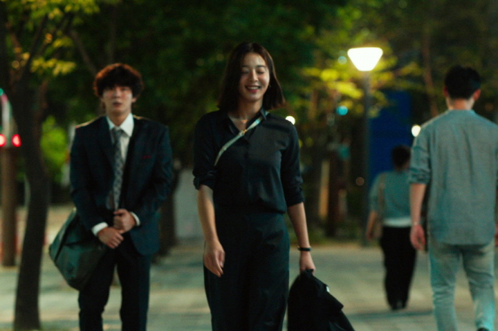 술이취한아라와그뒤를쫓아가는창수