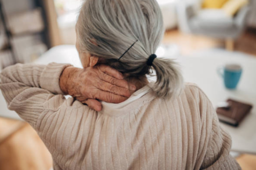 뒷목 통증 완화 및 예방 방법