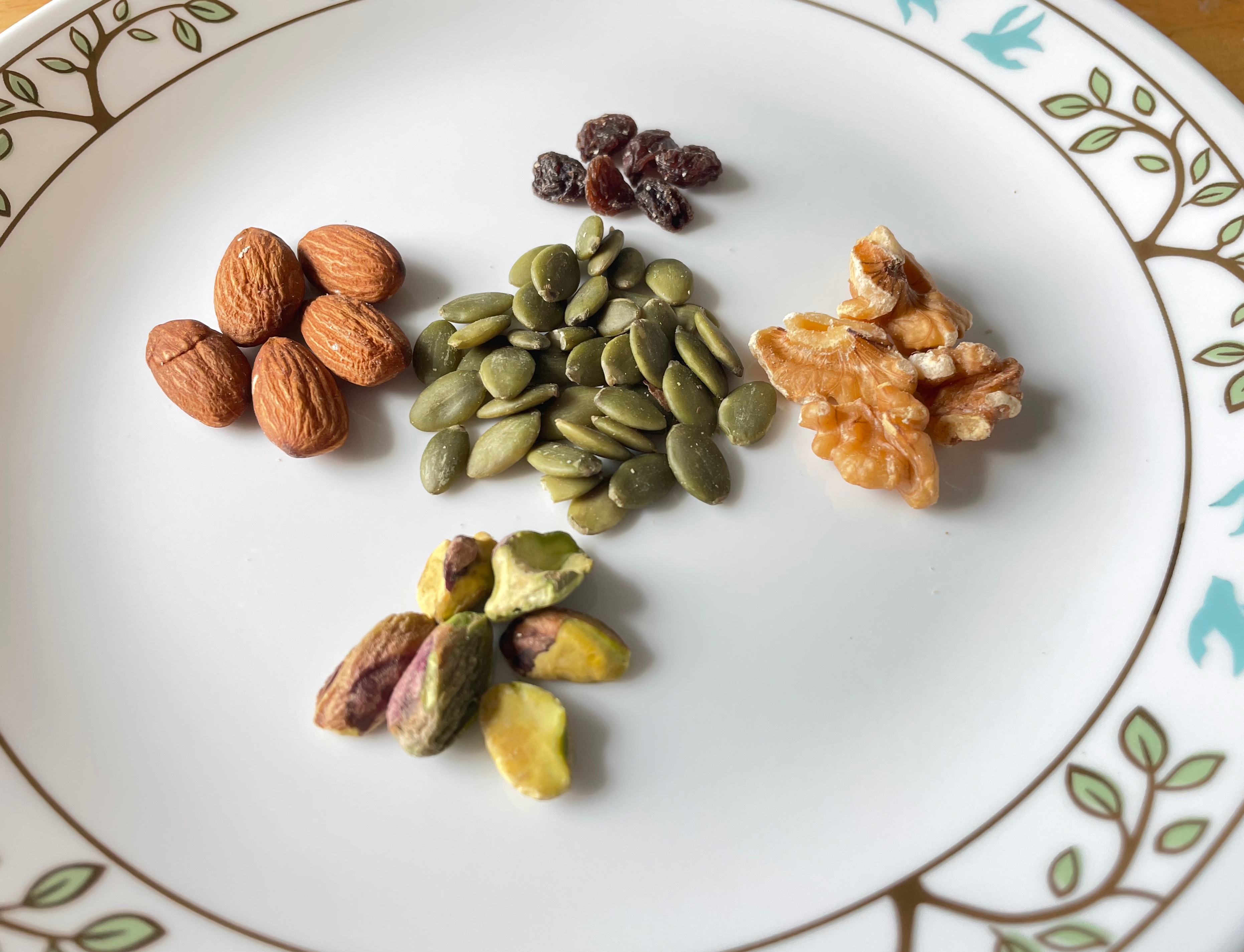 하루견과 그린 구성