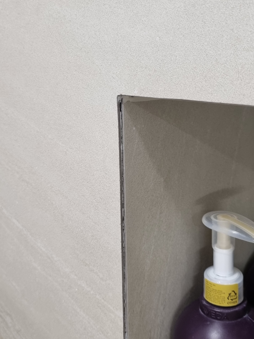 화장실_매립선반