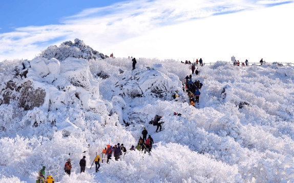 1월 산행지 추천: 눈산행지 좋은곳 겨울의 매력을 느낄 수 있는 산