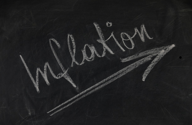 인플레이션을 이기는 소비 전략: 물가 상승 시기에 돈을 효율적으로 쓰는 법