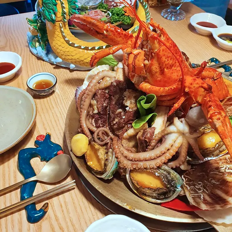 줄서는식당 김지민 고은아 추천 랍스터회, 랍스터찜, 피문어 해천탕, 해산물 랍스터 라면, 랍스터 코스요리 맛있는 식당 종로 익선동 맛집 소개