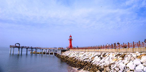 제부꼬리길 빨간 등대 사진 모습