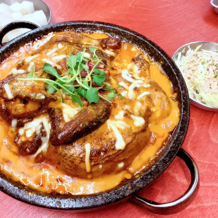 소문의맛집 치맥 하루 200인분 한정 치즈 누룽지 장작구이 통닭 홍대입구역 연남동 맛집
