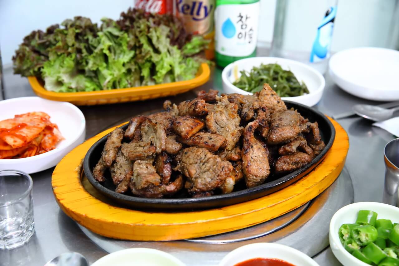 생방송투데이 역주행 청량리 해물탕, 연탄돼지갈비 맛집