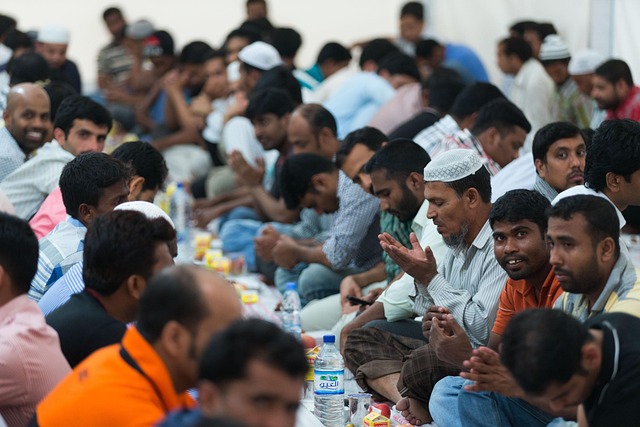 라마단이란? 금식 단식 성월의 규칙과 의미, 종교적 중요성, 풍습과 문화.
