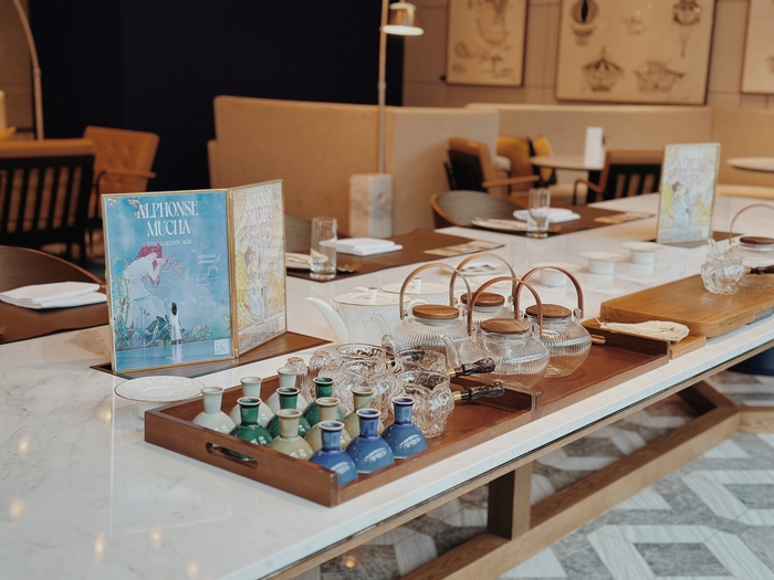 커피대신 2030 사이의 신 디저트 차 오마카세