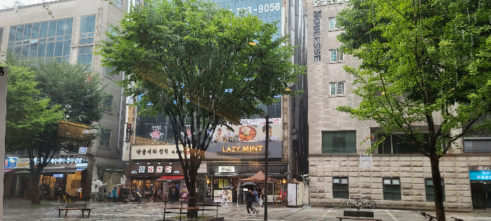 분당 맛집 서현역 맛집 돼지고기 소고기 삼겹살 맛집 육화몽 서현역 4번출구 내부인테리어 정갈한밑반찬 노릇노릇 삼겹살구이 미나리와 삼겹살 폭우