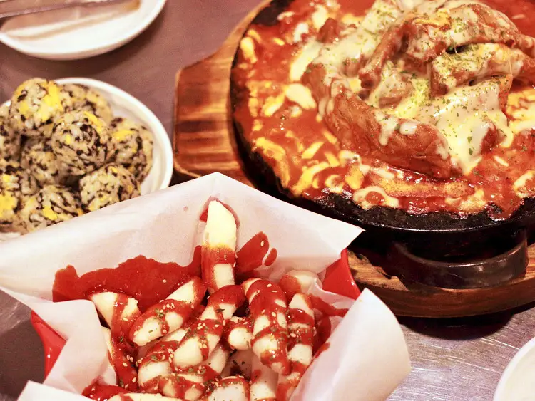 제209회 놀라운토요일 놀토 성남 모란 민속5일장 시장 매운 김치 치즈 등갈비 맛있는 식당 아이브 안유진, 레이, 이서 추천 맛집 소개