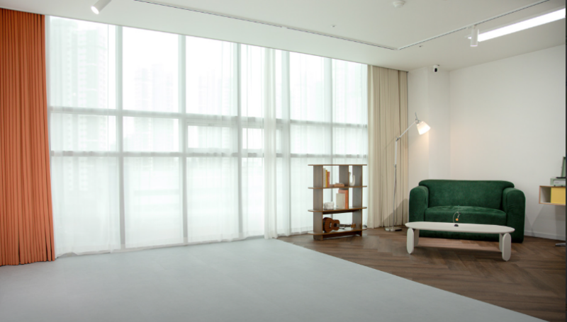 디아펠리즈-스튜디오