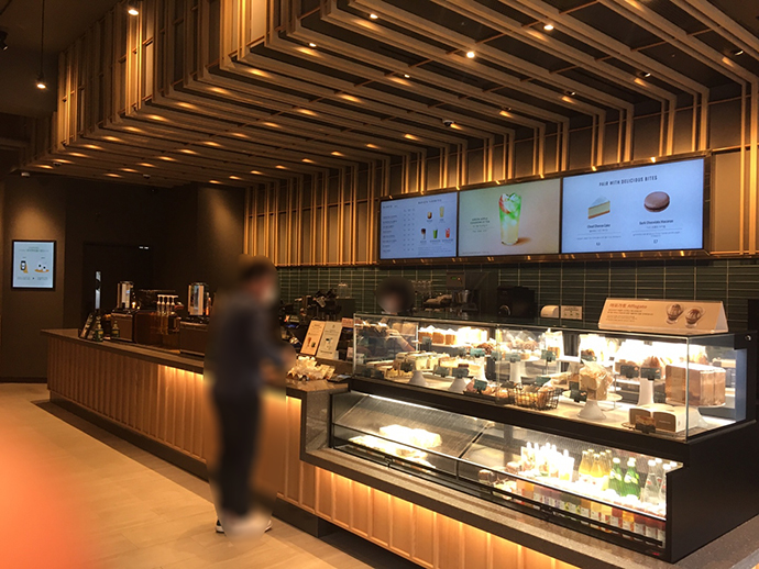 스타벅스-화곡역-8번출구점-매장-내부