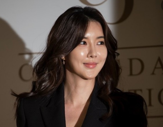 유흥업소출신 의혹받는 여자연예인 TOP 4