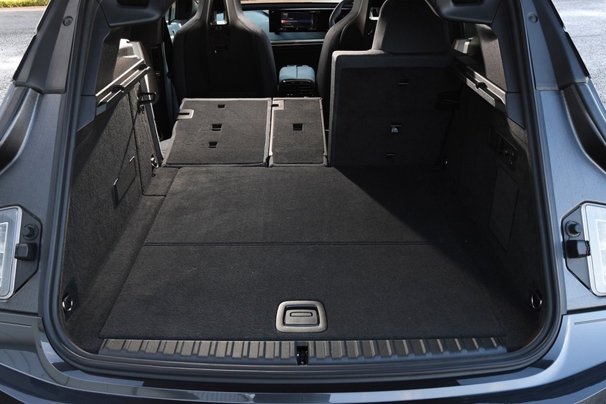 전동 트렁크와 핸즈프리