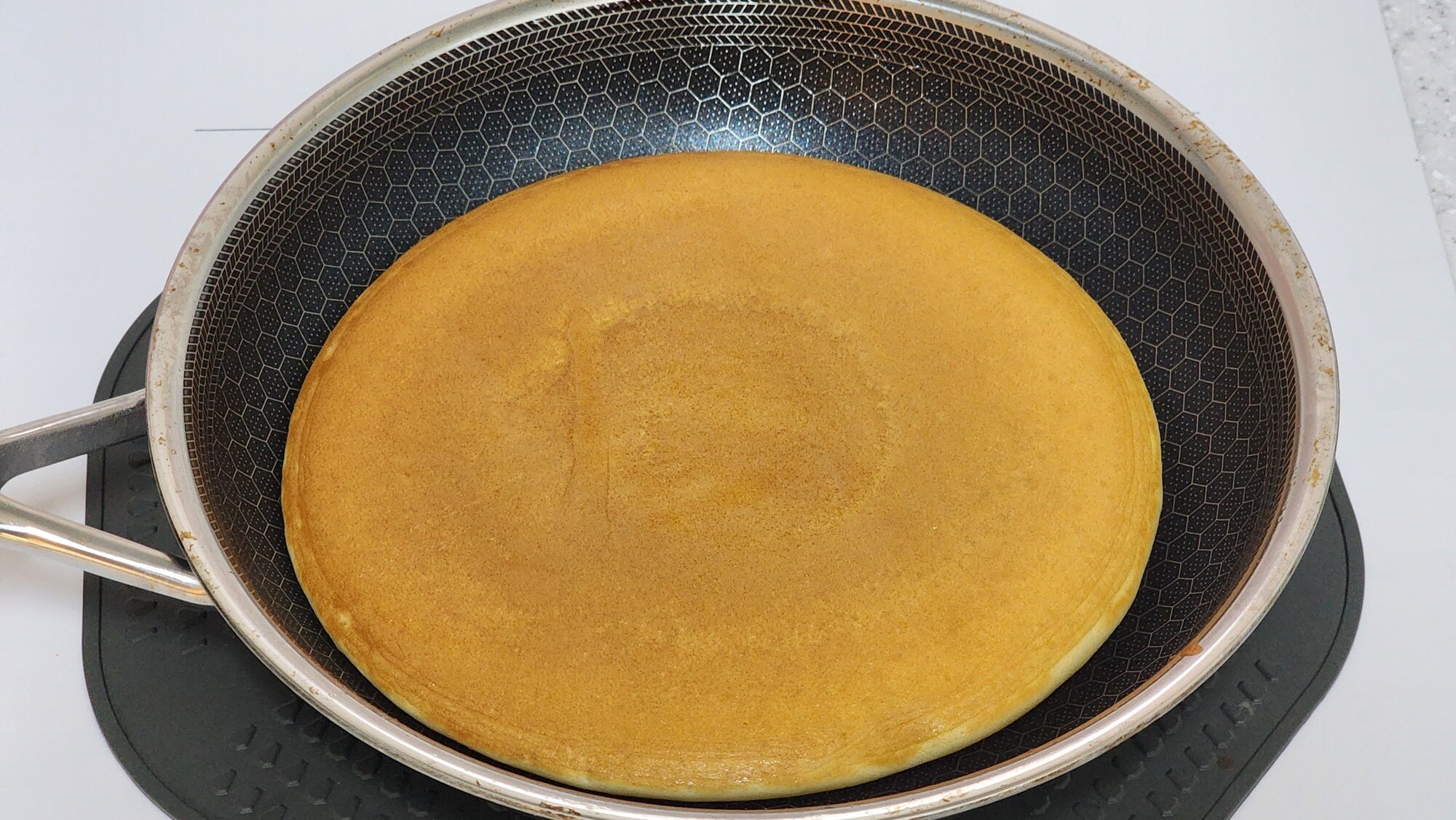 반죽 뒤집기