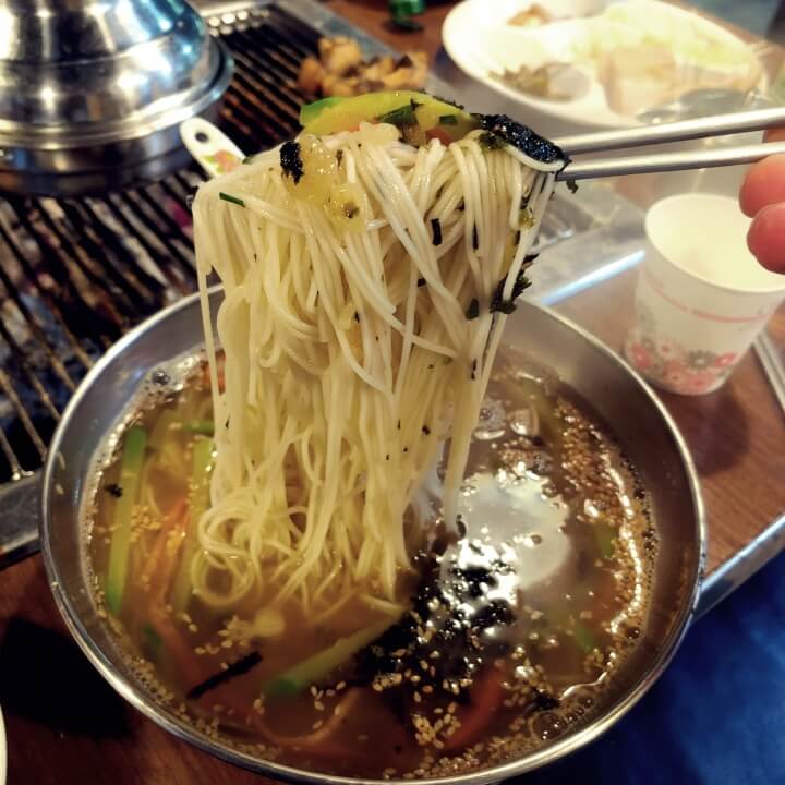 김치말이국수입니다