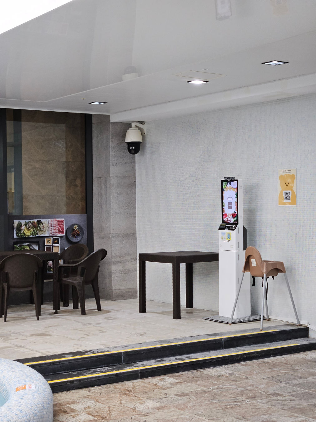 디아넥스 호텔 수영장 식사