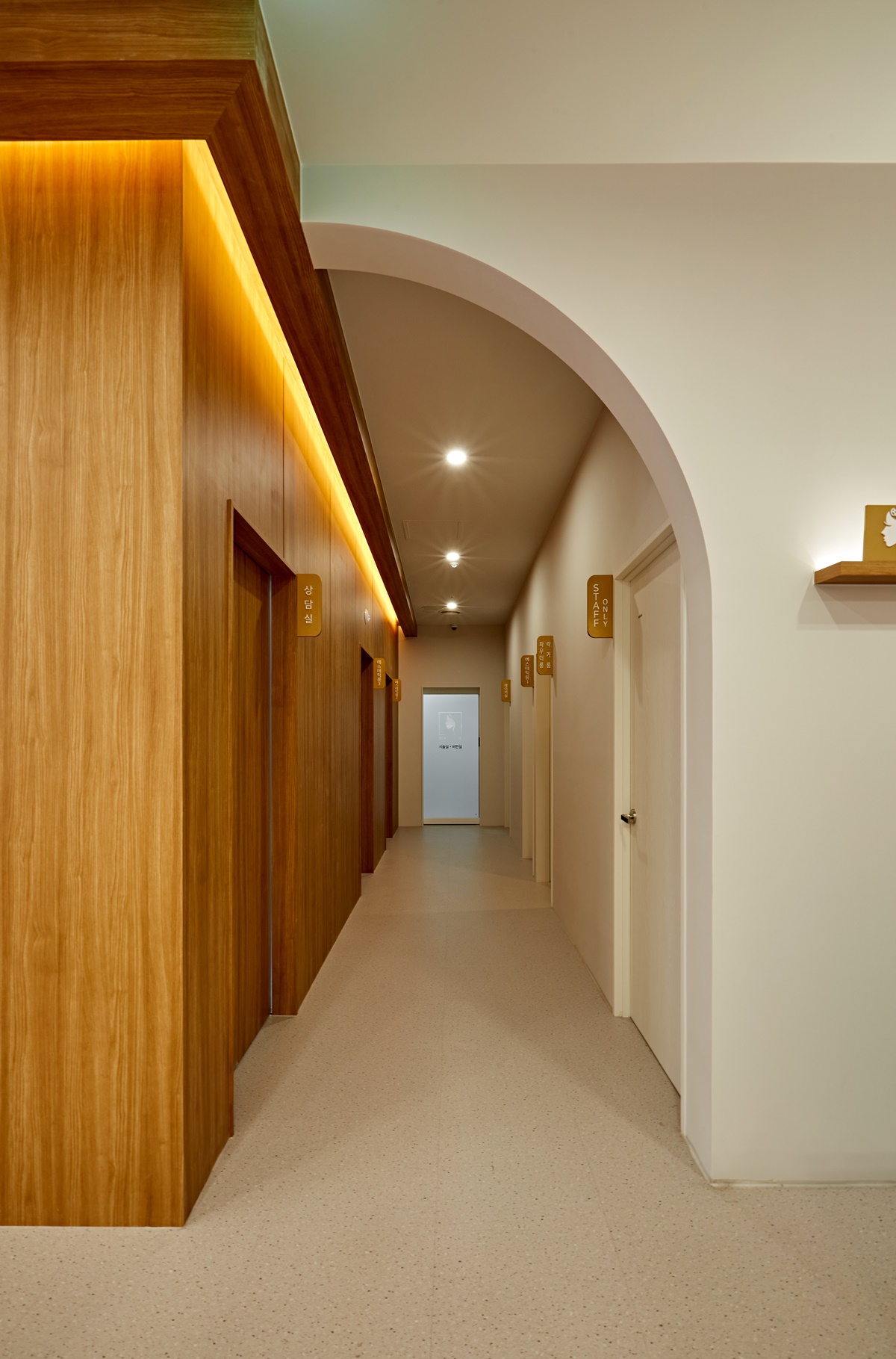 병원실내부복도디자인