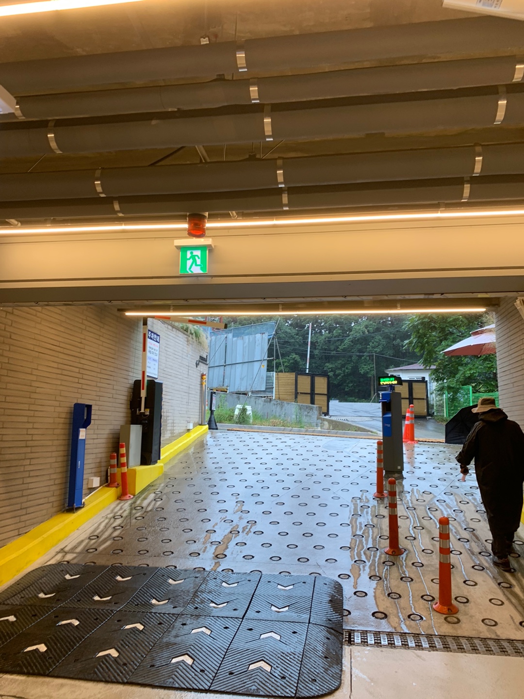 동탄 카페인중리 주차장 입출구