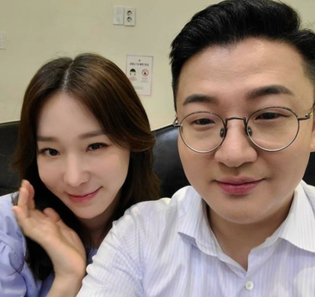 문재완 이지혜 사진