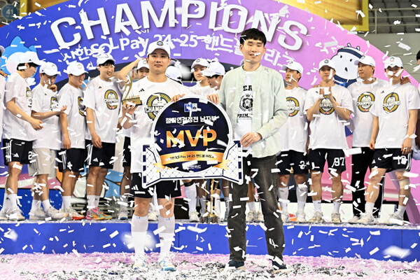 10년을 지배한 두산, 핸드볼 H리그 통합 우승 완성
