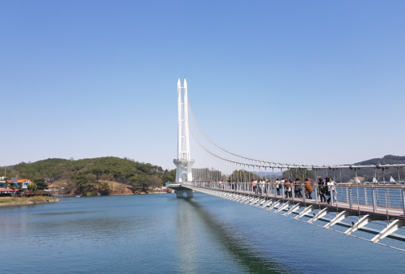 예당호 출렁다리