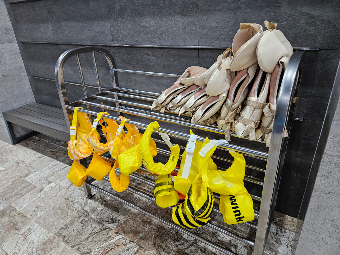 디아넥스 호텔 구명조끼