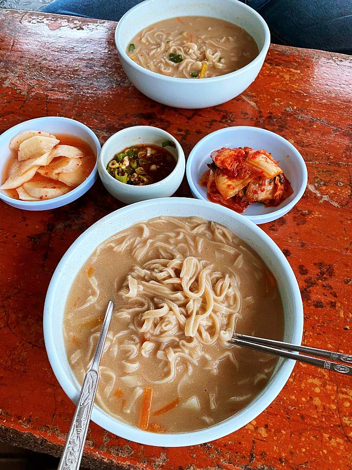 백반기행 조성모 편 곡물 칼국수 발반죽 우리밀 손칼국수 소머리수육 해물파전 경주 맛집 소개