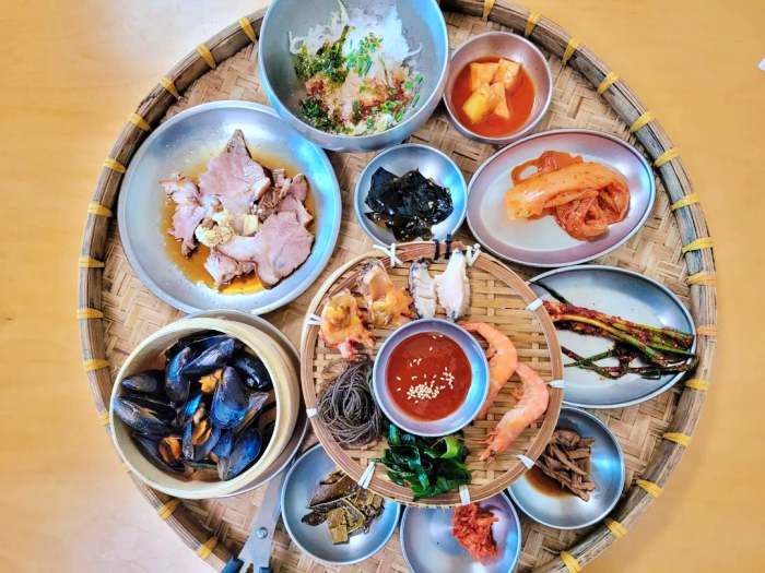 서민갑부 부산 기장 압력솥 전복죽 11첩 반찬 광주리 한상 파는 연 매출 45억 원 슈퍼 리치 갑부 방송 정보